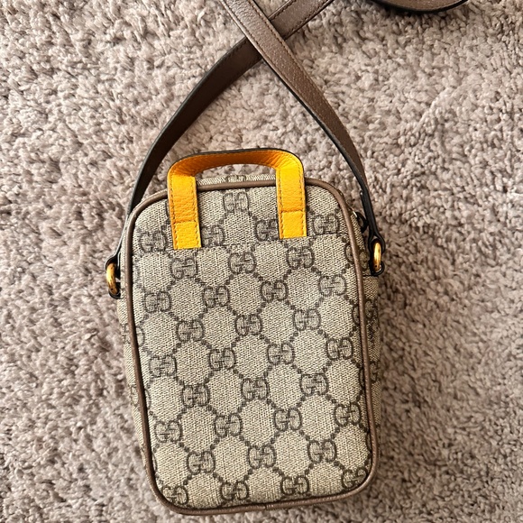 Gucci small bag - Picture 1 of 4